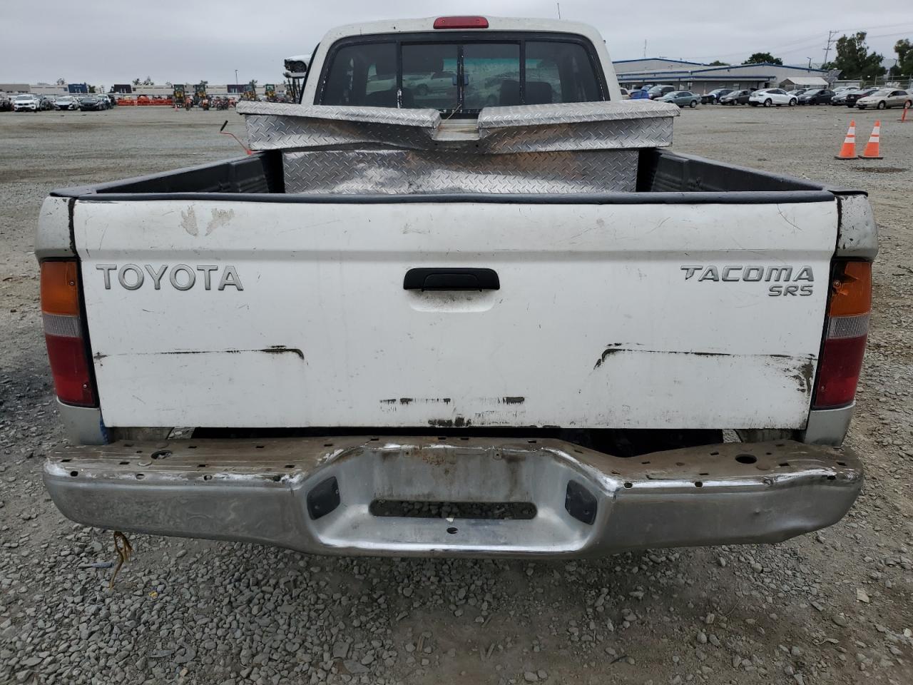 TOYOTA TACOMA 2000