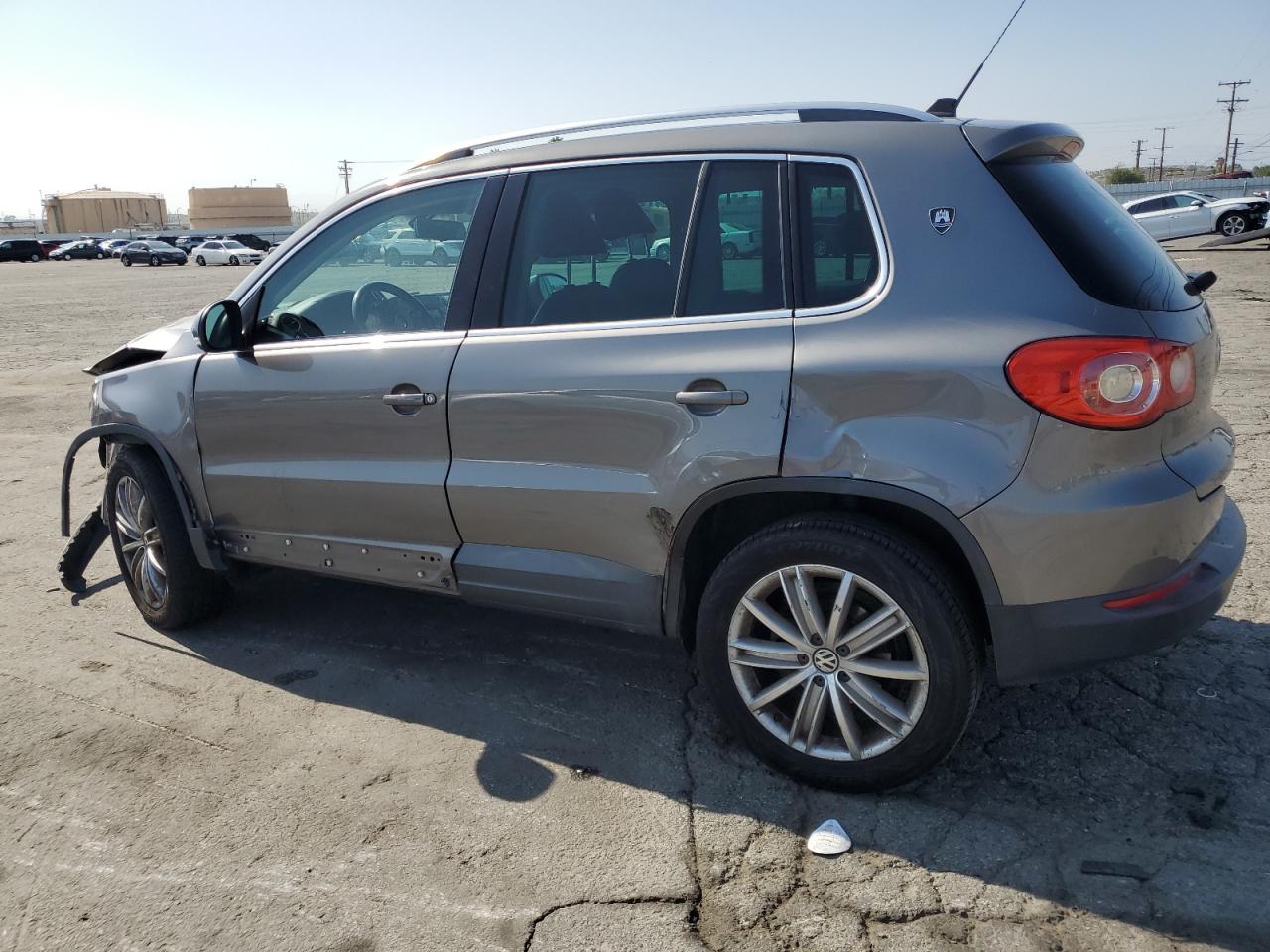 VOLKSWAGEN TIGUAN 2011