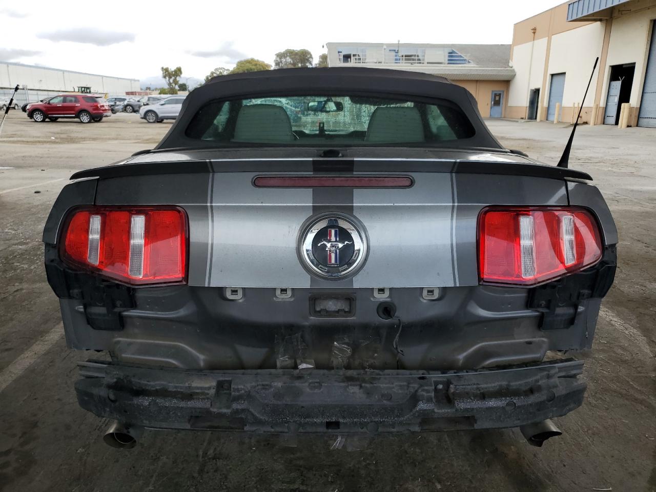 FORD MUSTANG 2011