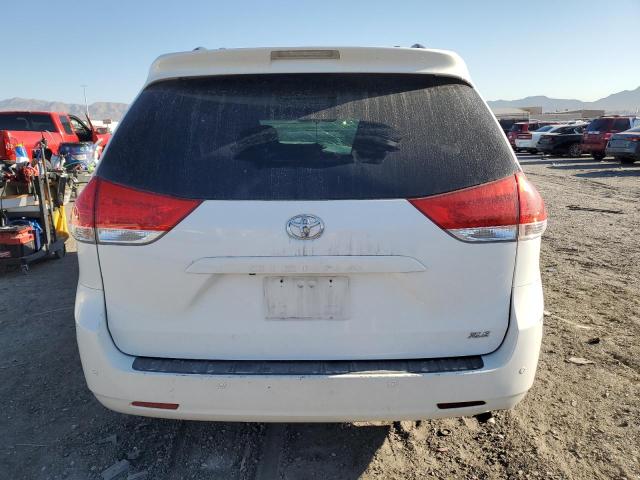 TOYOTA SIENNA 2013