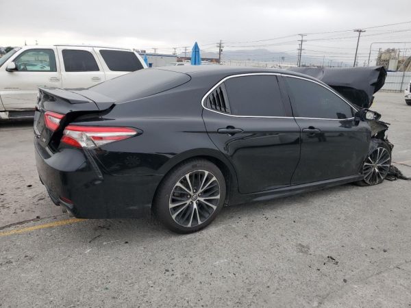 TOYOTA CAMRY 2018