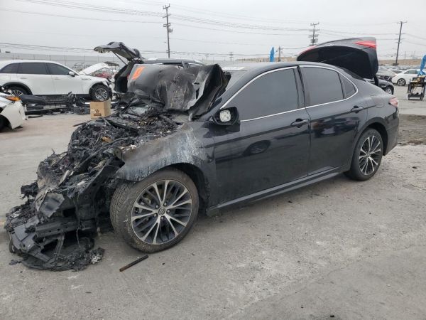 TOYOTA CAMRY 2018