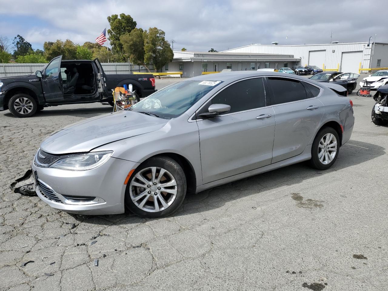 CHRYSLER 200 2015